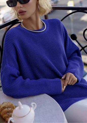 Effortlessly Chic - Women's Round Neck Loose Sweater