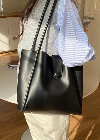 Retro-One-Shoulder Commuter Tote