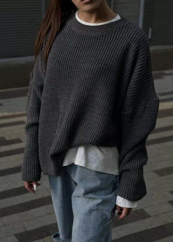 Effortlessly Chic - Women's Round Neck Loose Sweater