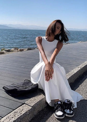 Isla Flowy Maxi Dress Sleeveless White Summer Dress with Pockets
