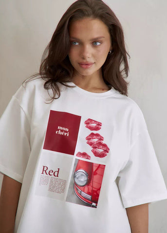 Mon Chéri Graphic Tee Oversized White T-Shirt with Lip Print